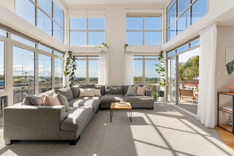 Photo of property in 14 Eyres Place, Ohauiti, Tauranga, 3112