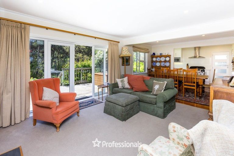 Photo of property in 37 Sunbrae Drive, Silverstream, Upper Hutt, 5019