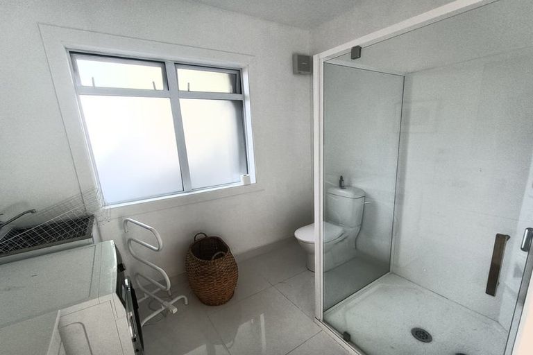 Photo of property in 277 Queens Drive, Lyall Bay, Wellington, 6022