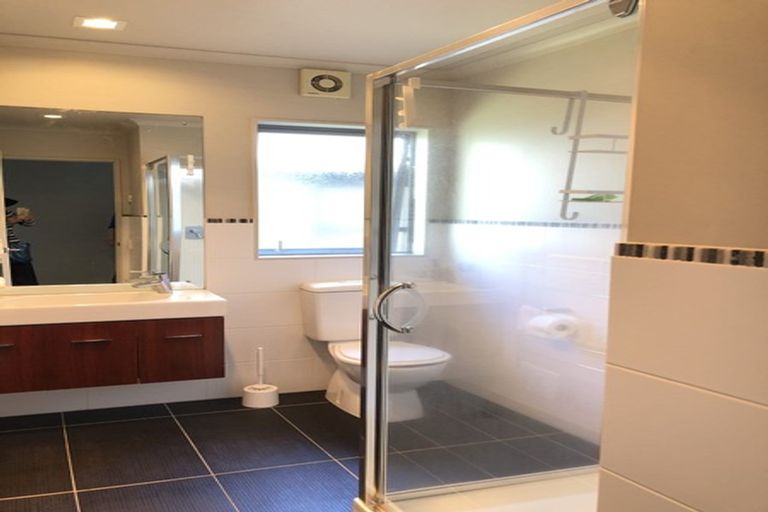 Photo of property in 17 Laurel Oak Drive, Schnapper Rock, Auckland, 0632