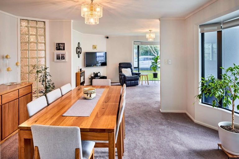 Photo of property in 19 Samwell Drive, Whitby, Porirua, 5024