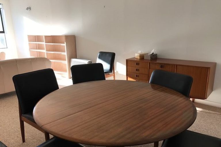 Photo of property in Hobson Court Flats, 72/70u Hobson Street, Thorndon, Wellington, 6011