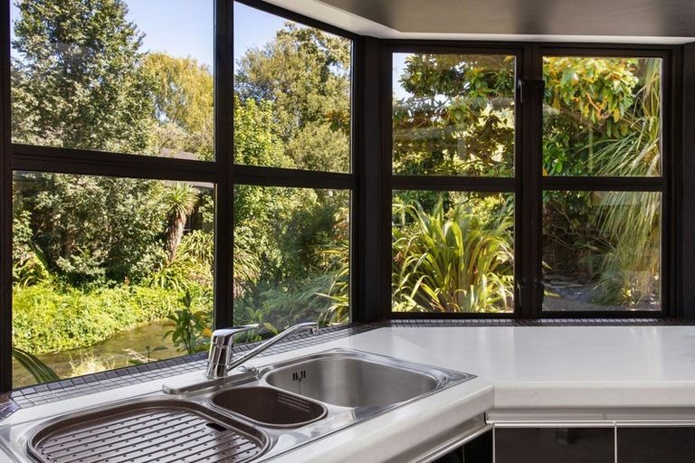 Photo of property in 5 Wood Lane, Fendalton, Christchurch, 8014