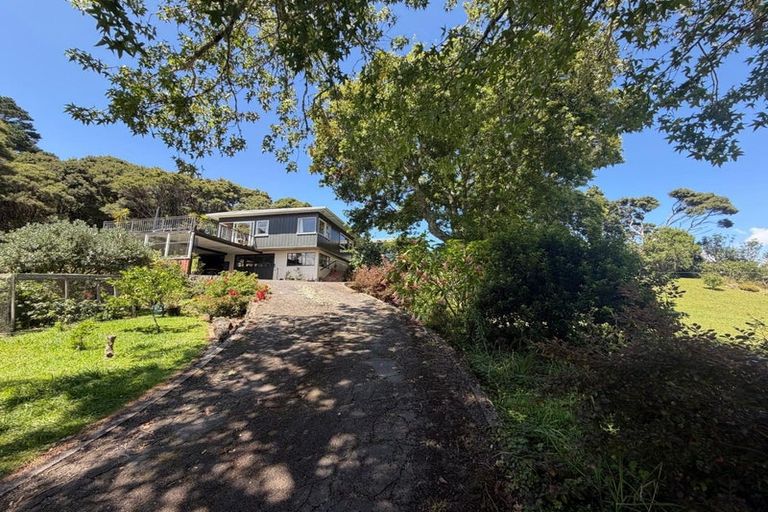 Photo of property in 274 Scenic Drive, Titirangi, Auckland, 0604