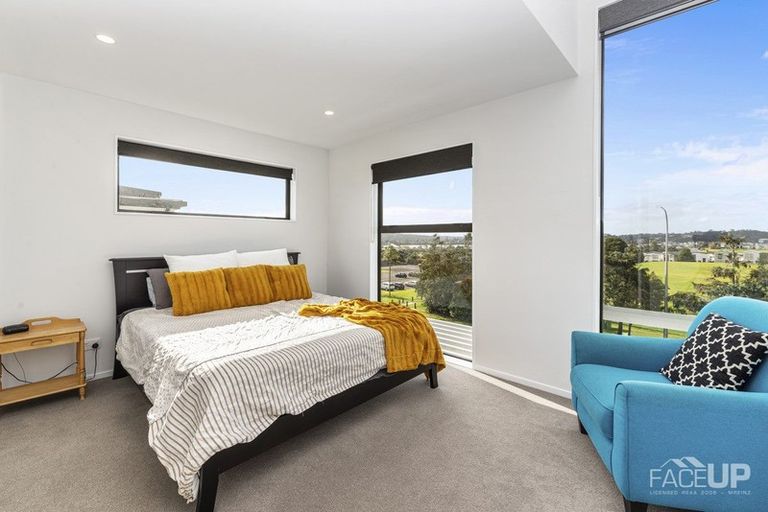 Photo of property in 14 Memorial Park Lane, Hobsonville, Auckland, 0618