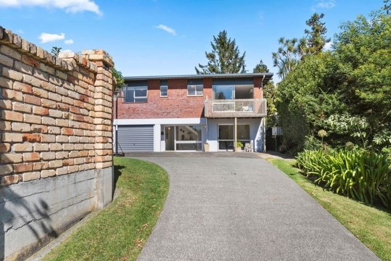 Photo of property in 1/3 Bronwyn Place, Torbay, Auckland, 0630