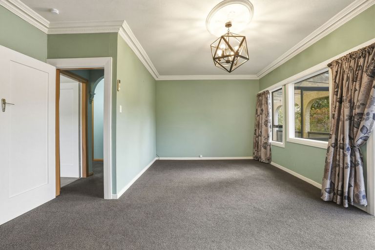 Photo of property in 360 Kaikorai Valley Road, Bradford, Dunedin, 9011