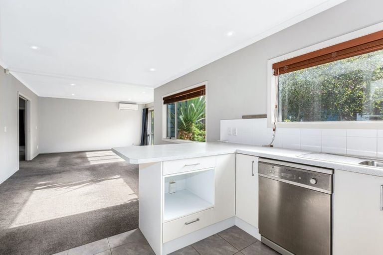 Photo of property in 6 Routeburn Avenue, Aotea, Porirua, 5024