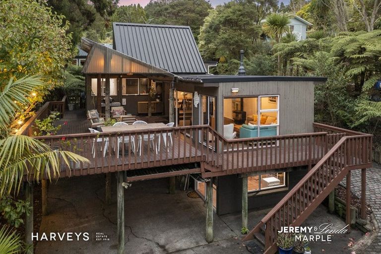 Photo of property in 47 Daffodil Street, Titirangi, Auckland, 0604