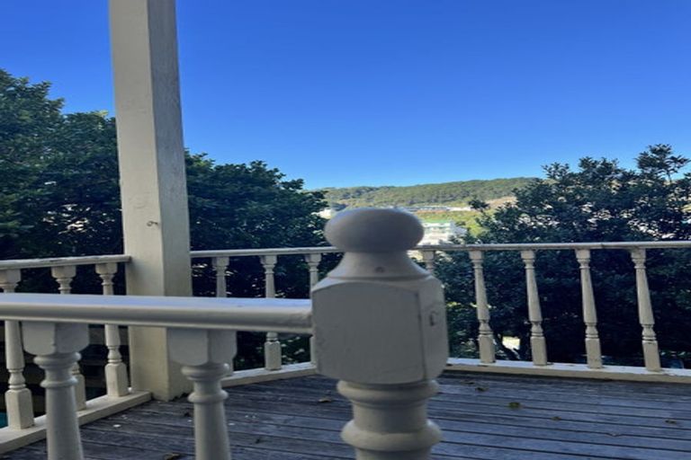 Photo of property in 105 Tasman Street, Mount Cook, Wellington, 6021