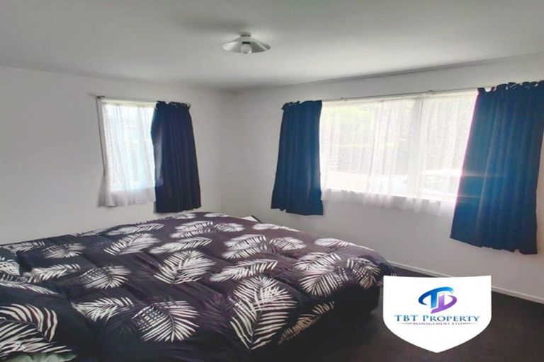 Photo of property in 18 Lipton Grove, Opaheke, Papakura, 2113