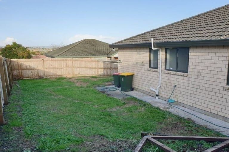 Photo of property in 10 Piriti Place, Weymouth, Auckland, 2103