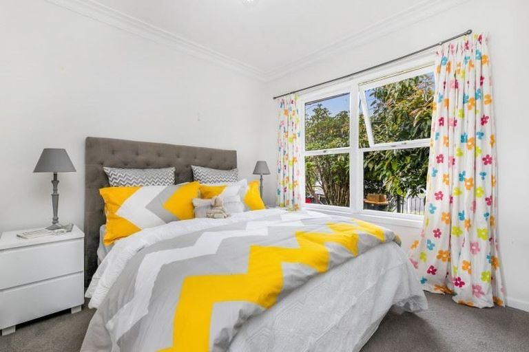 Photo of property in 2/10 Liverpool Street, Papakura, 2110