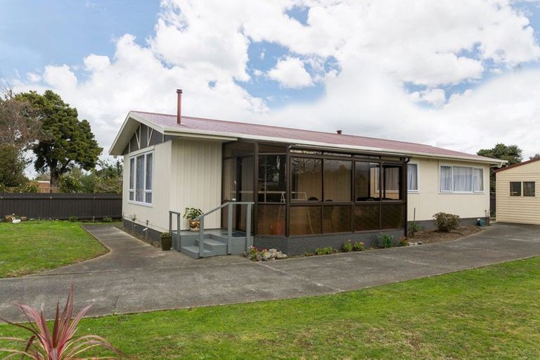 Photo of property in 69 Guy Street, Dannevirke, 4930