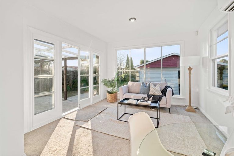 Photo of property in 59 Acacia Avenue, Upper Riccarton, Christchurch, 8041