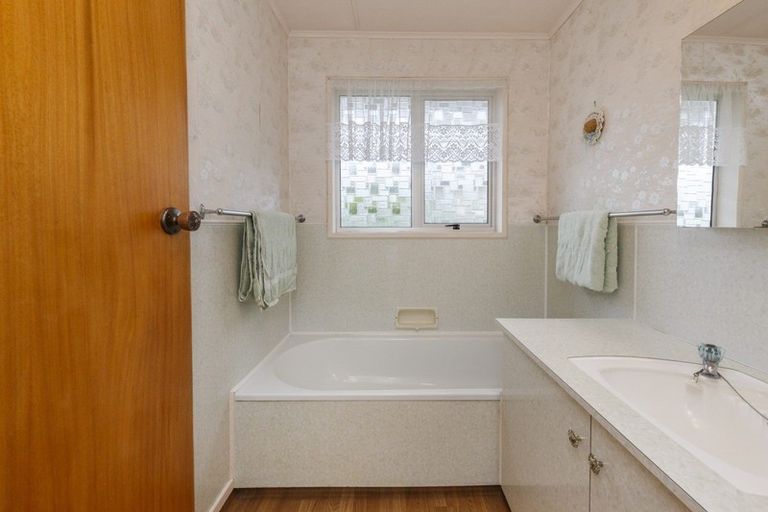 Photo of property in 14 Suffolk Crescent, Feilding, 4702