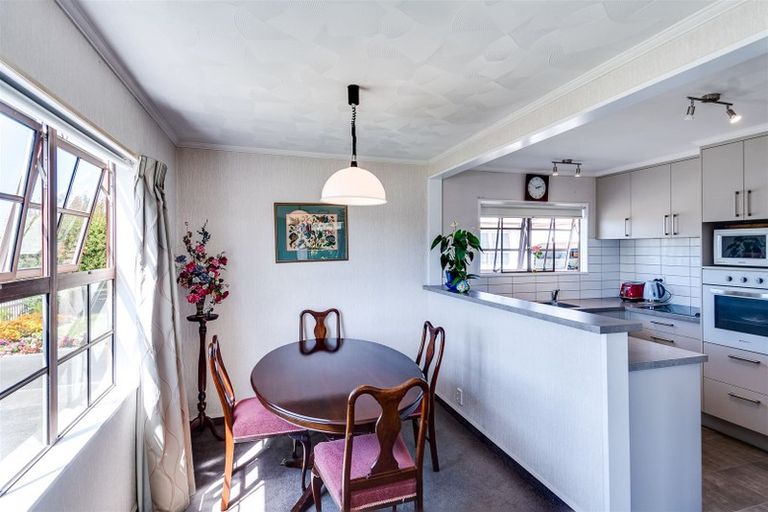 Photo of property in 2/442 Gloucester Street, Taradale, Napier, 4112