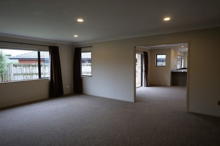 Photo of property in 27 Greig Place, Pukekohe, 2120