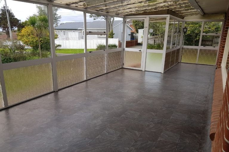 Photo of property in 23 Evans Road, Glen Eden, Auckland, 0602