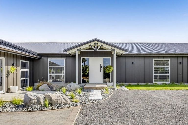 Photo of property in 423 Cardiff Road, Pembroke, Stratford, 4391