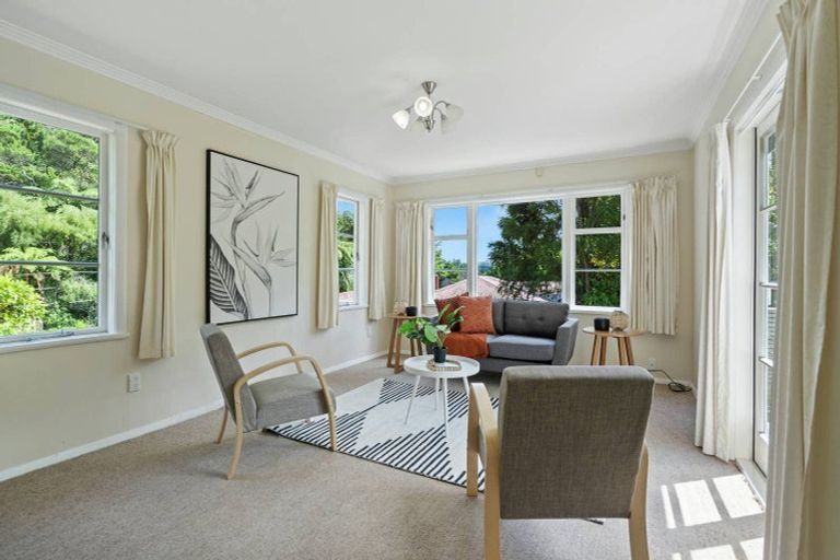 Photo of property in 546 Stokes Valley Road, Stokes Valley, Lower Hutt, 5019