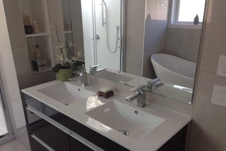 Photo of property in 1/10 Mahara Avenue, Birkenhead, Auckland, 0626
