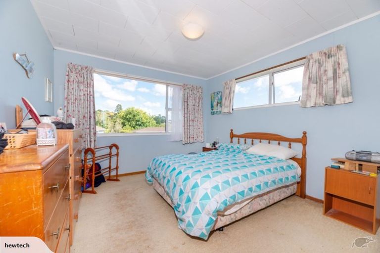 Photo of property in 8 Hewlett Road, Massey, Auckland, 0614