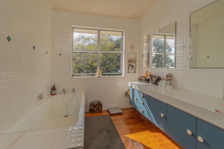 Photo of property in 15 Saint Johns Avenue, Tuakau, 2121