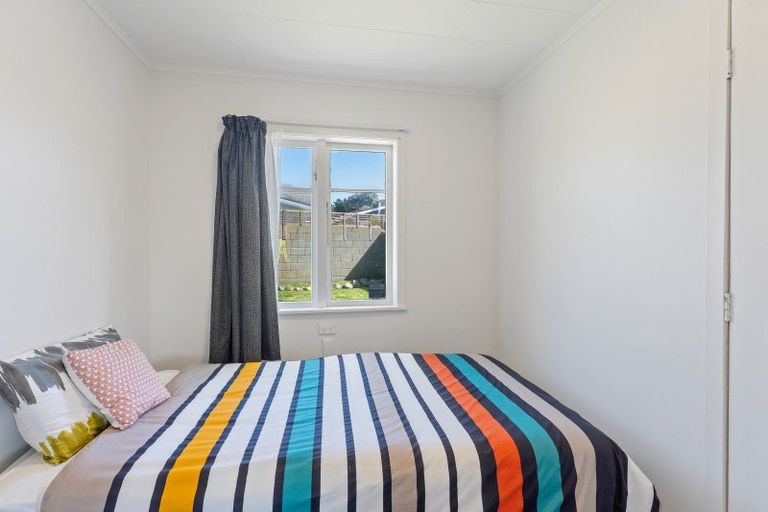 Photo of property in 4 Colenso Place, Otaki Beach, Otaki, 5512