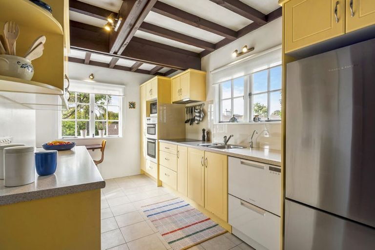 Photo of property in 2/6 Elderwood Lane, Belmont, Auckland, 0622