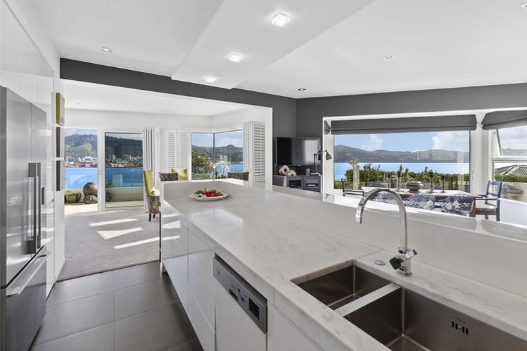 Photo of property in 11u2- Maida Vale Road, Roseneath, Wellington, 6011