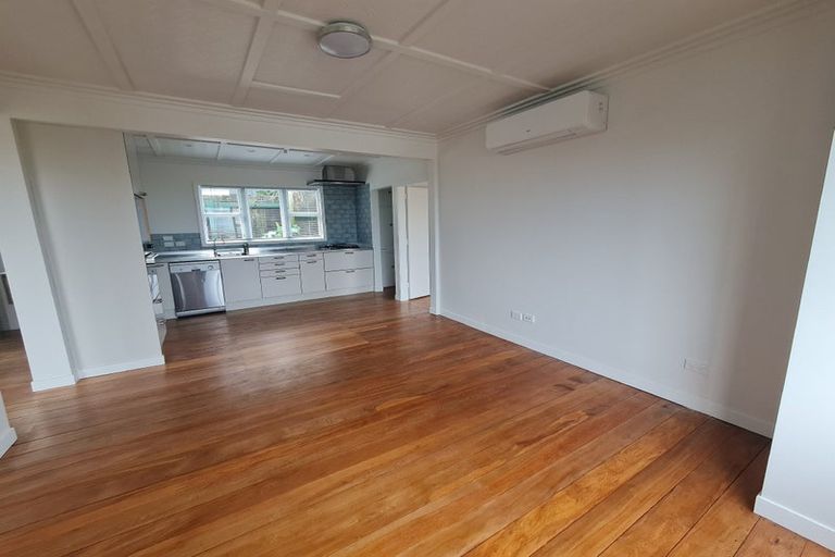 Photo of property in 54 Pioneer Road, Moturoa, New Plymouth, 4310