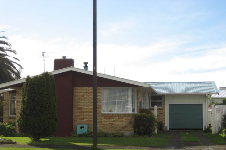 Photo of property in 12 Severn Place, Spotswood, New Plymouth, 4310