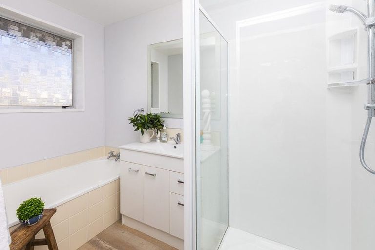 Photo of property in 2/3 Puriri Street, Riccarton, Christchurch, 8041