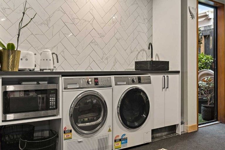 Photo of property in 2/19 Kilmarnock Street, Riccarton, Christchurch, 8011