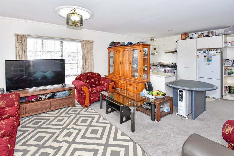 Photo of property in 193 Finlayson Avenue, Clendon Park, Auckland, 2103