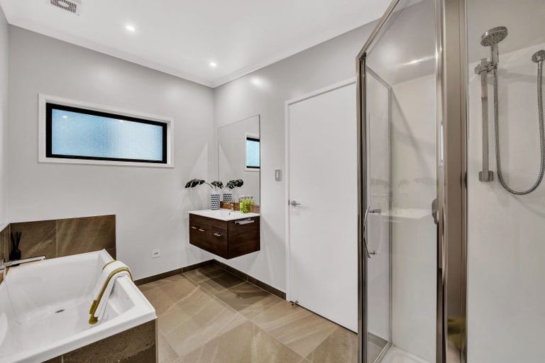 Photo of property in 182 Hobsonville Point Road, Hobsonville, Auckland, 0616