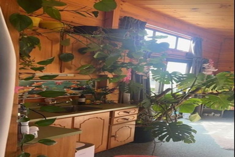 Photo of property in 11 Fitzwater Place, Henderson, Auckland, 0612