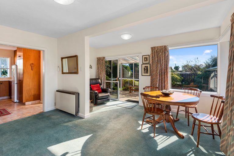 Photo of property in 88 Springs Road, Hornby, Christchurch, 8042