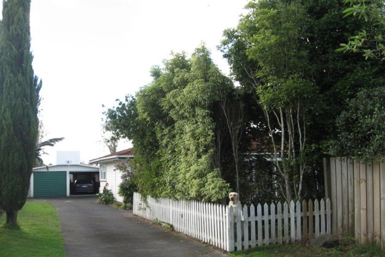 Photo of property in 20 Manapouri Place, Pakuranga Heights, Auckland, 2010