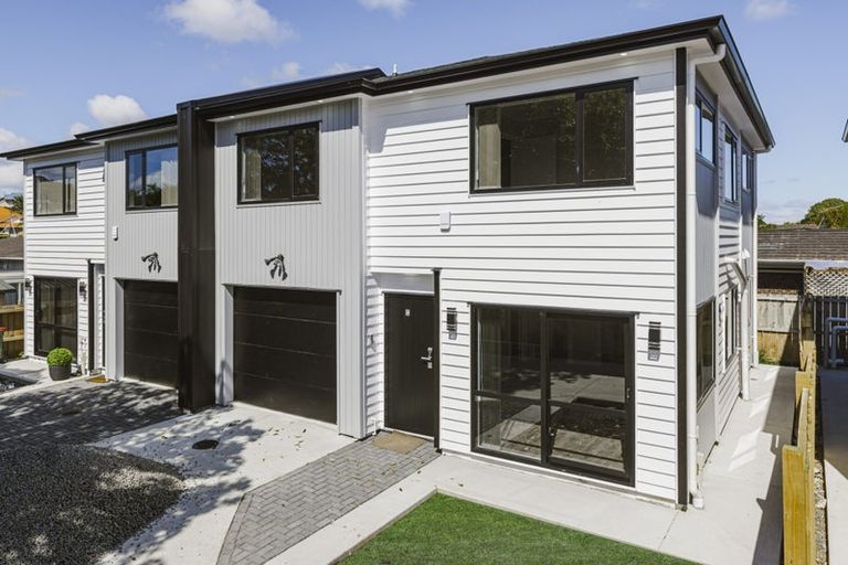 Photo of property in 4b Mirrabooka Avenue, Botany Downs, Auckland, 2010