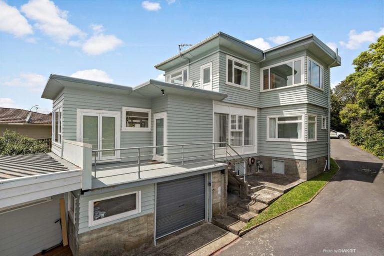 Photo of property in 199 Newlands Road, Newlands, Wellington, 6037