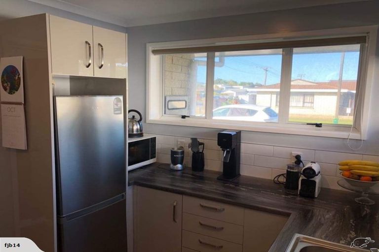 Photo of property in 82 Tukapa Street, Westown, New Plymouth, 4310