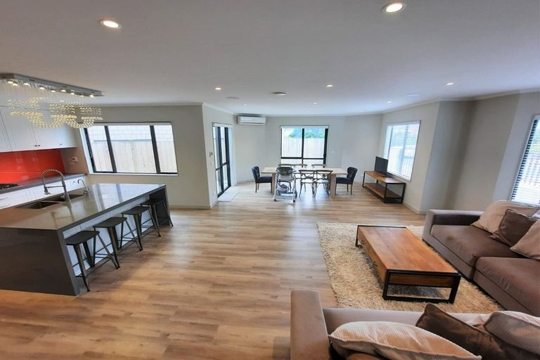 Photo of property in 29 Drumbuoy Drive, Flat Bush, Auckland, 2019