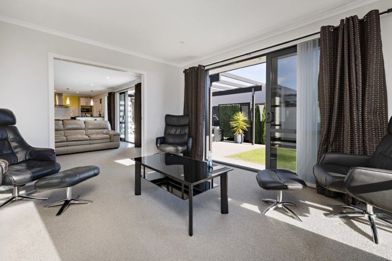 Photo of property in 19 Ballintoy Park Drive, Welcome Bay, Tauranga, 3175