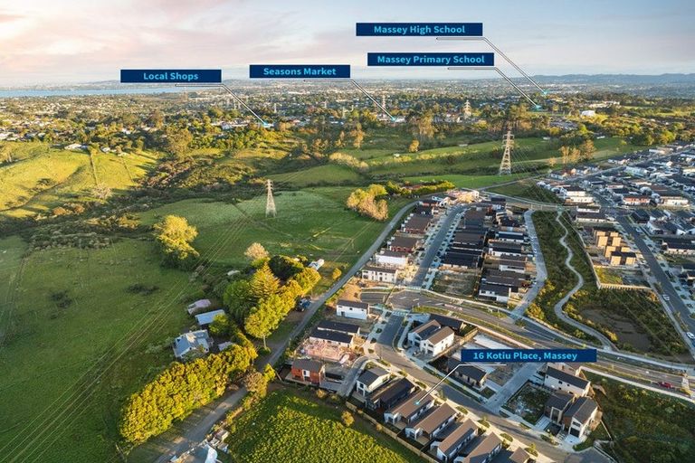 Photo of property in 16 Kotiu Place, Massey, Auckland, 0614