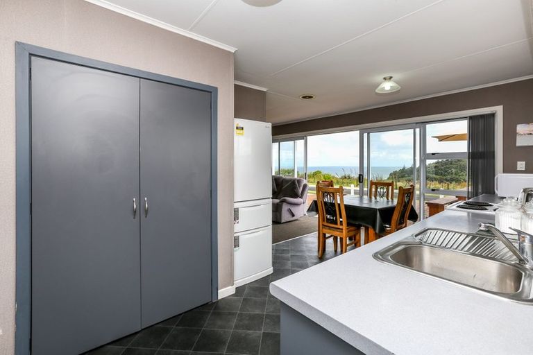 Photo of property in 20 Mace Terrace, Oakura, 4314