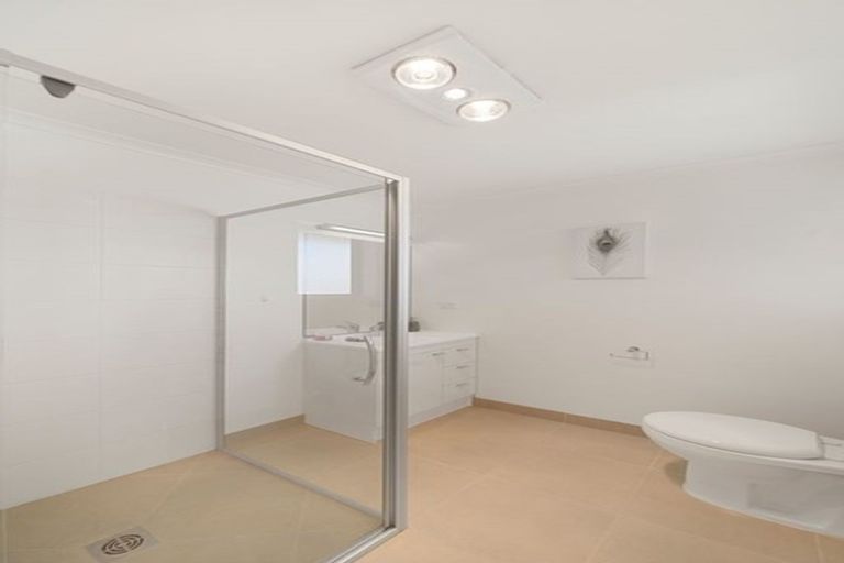 Photo of property in 12 Regis Park Drive, Pukekohe, 2120