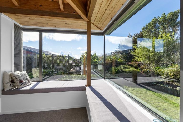 Photo of property in 64 Karina Road, Merrilands, New Plymouth, 4312