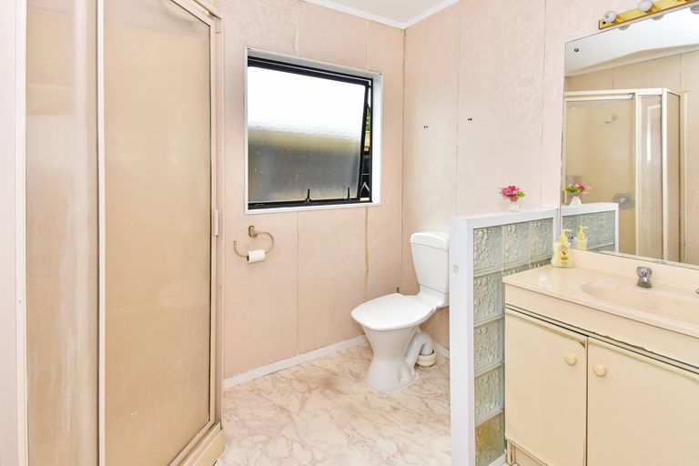 Photo of property in 193 Finlayson Avenue, Clendon Park, Auckland, 2103
